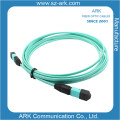 Cordon de raccordement de fibre optique MPO / MTP Om3 Aqua